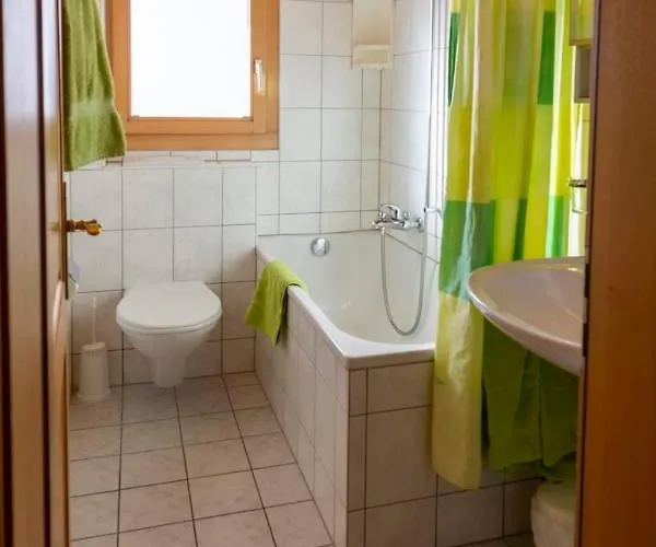 アパート Weisshorn 2 *